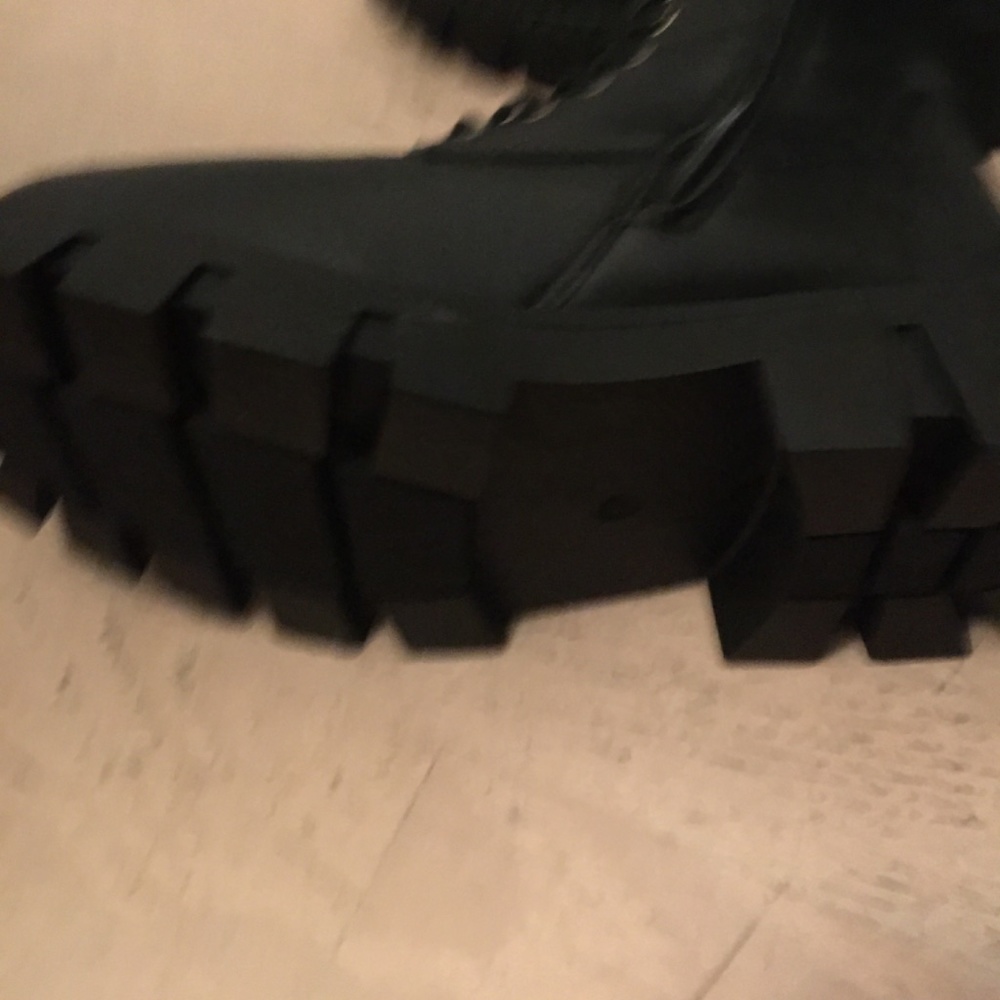 Boots - Picture 5 of 5